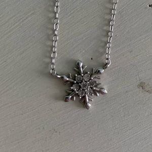 .925 sterling silver snowflake necklace